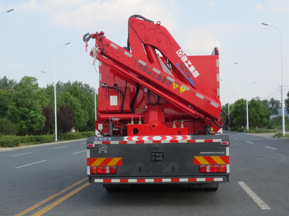 汕德卡搶險(xiǎn)救援消防車圖片